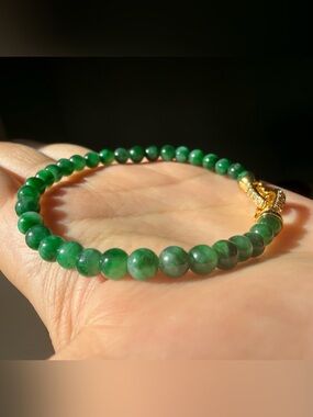 Natural Grade A Burmese Jadeite Bracelet – Vivid Spicy Green